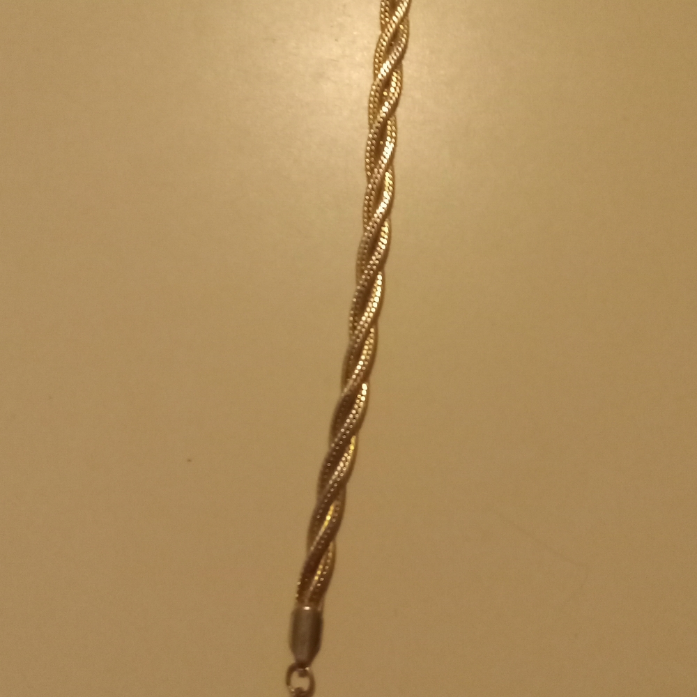 Elegant Silver Twisted Rope Necklace